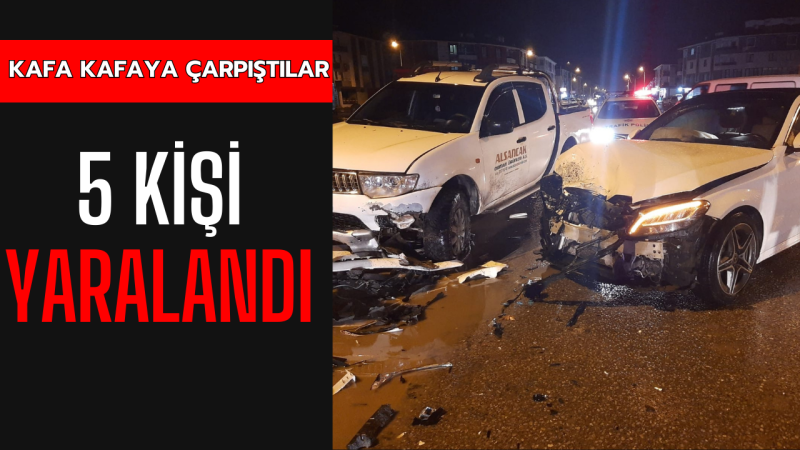 Otomobil İle Kamyonet Çarpıştı