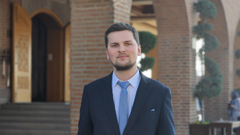 İSLAM BELDELERİNİN KÂBUSU ‘’ÖZENTİLİK’’