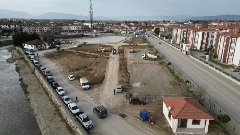 23 NİSAN ÇOCUK PARKINDA HUMMALI ÇALIŞMA