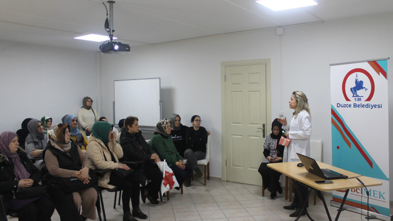 Kursiyerlere ağız ve diş sağlığı eğitimi