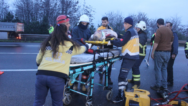İtfaiyeci yaralı sürücüyü kalp masajıyla hayata döndürdü