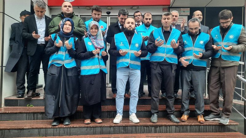 Deprem bölgesine bir ekip daha           