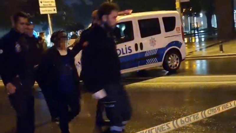 Alkollü kadın pompalı tüfekle dehşet saçtı