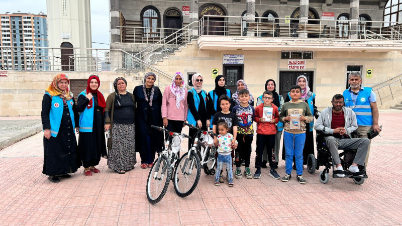 Depremzedelerin yüzü güldü