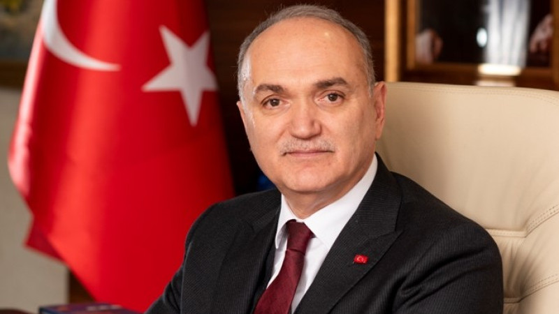 Başkan Özlü “19 Mayıs ruhunu ancak çok çalışanlar diri tutacaktır”