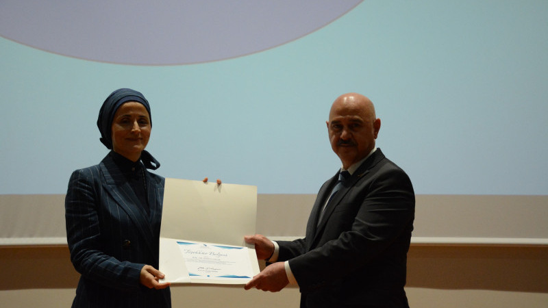 Migrenle İlgili Merak Edilenleri Anlattı