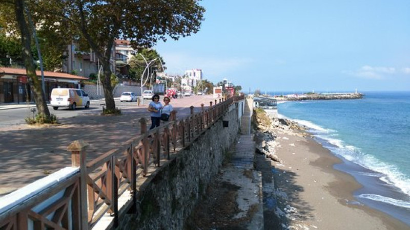 Akçakoca sahilleri bayrama hazır